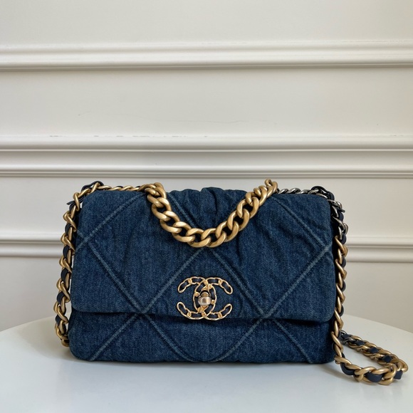 CHANEL 19 SMALL - Picture 10 of 10